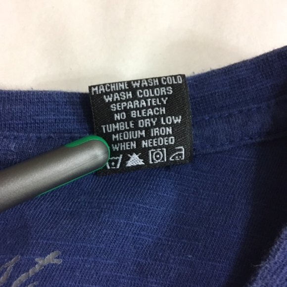 NWOT English Laundry, Men, V-neck Tee shirt, short sleeves, Navy blue, size L - Picture 7 of 8